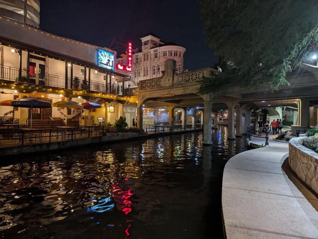 Viva Fiesta Condo On San Antonio Riverwalk Exterior photo